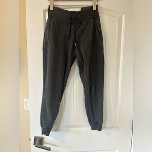 Lululemon black sweatpants 25”